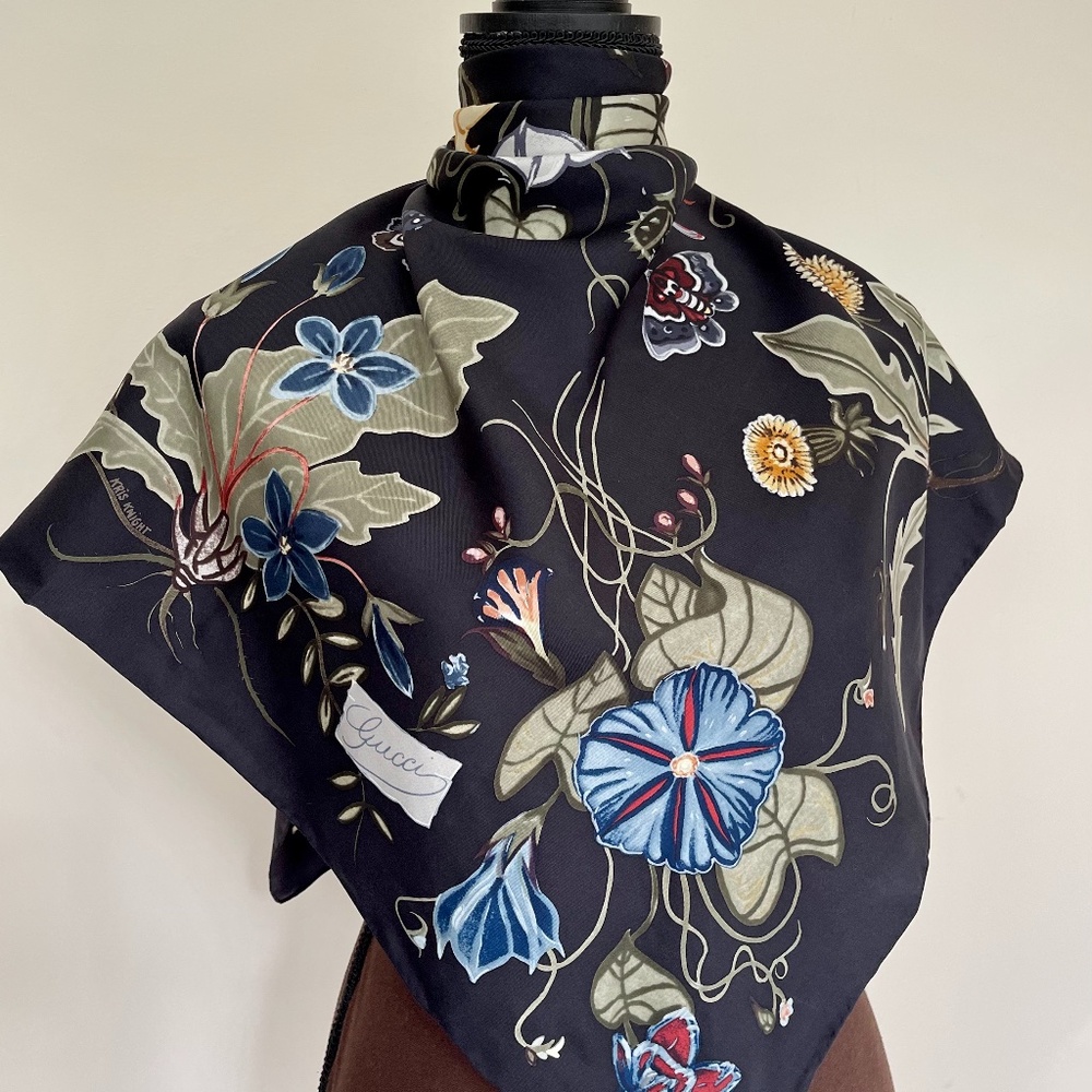 New Authentic Gucci Scarf Flora Knight Print Black Multicolor Silk Scarf… - Picture 2 of 16